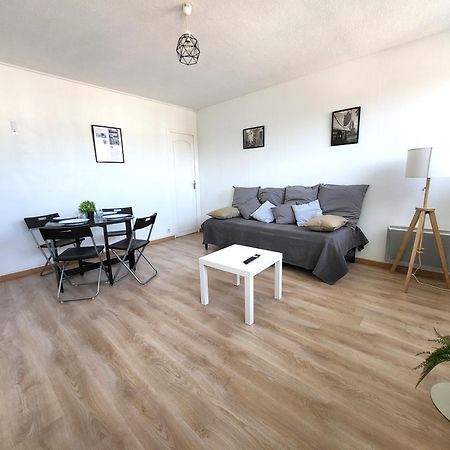 St-Quentin-En-Yvelines Plusieurs Appartements Avec Parking ทรัปส์ ภายนอก รูปภาพ