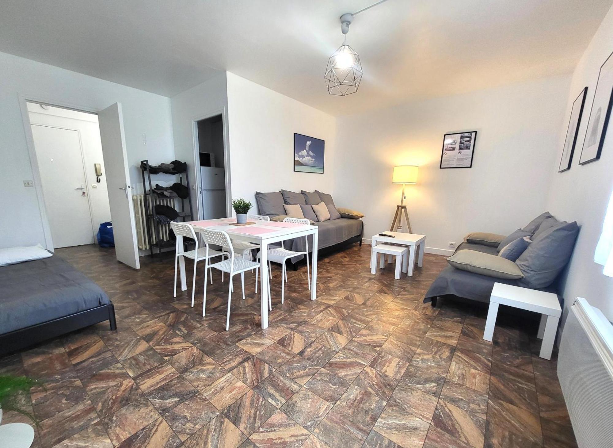 St-Quentin-En-Yvelines Plusieurs Appartements Avec Parking ทรัปส์ ภายนอก รูปภาพ