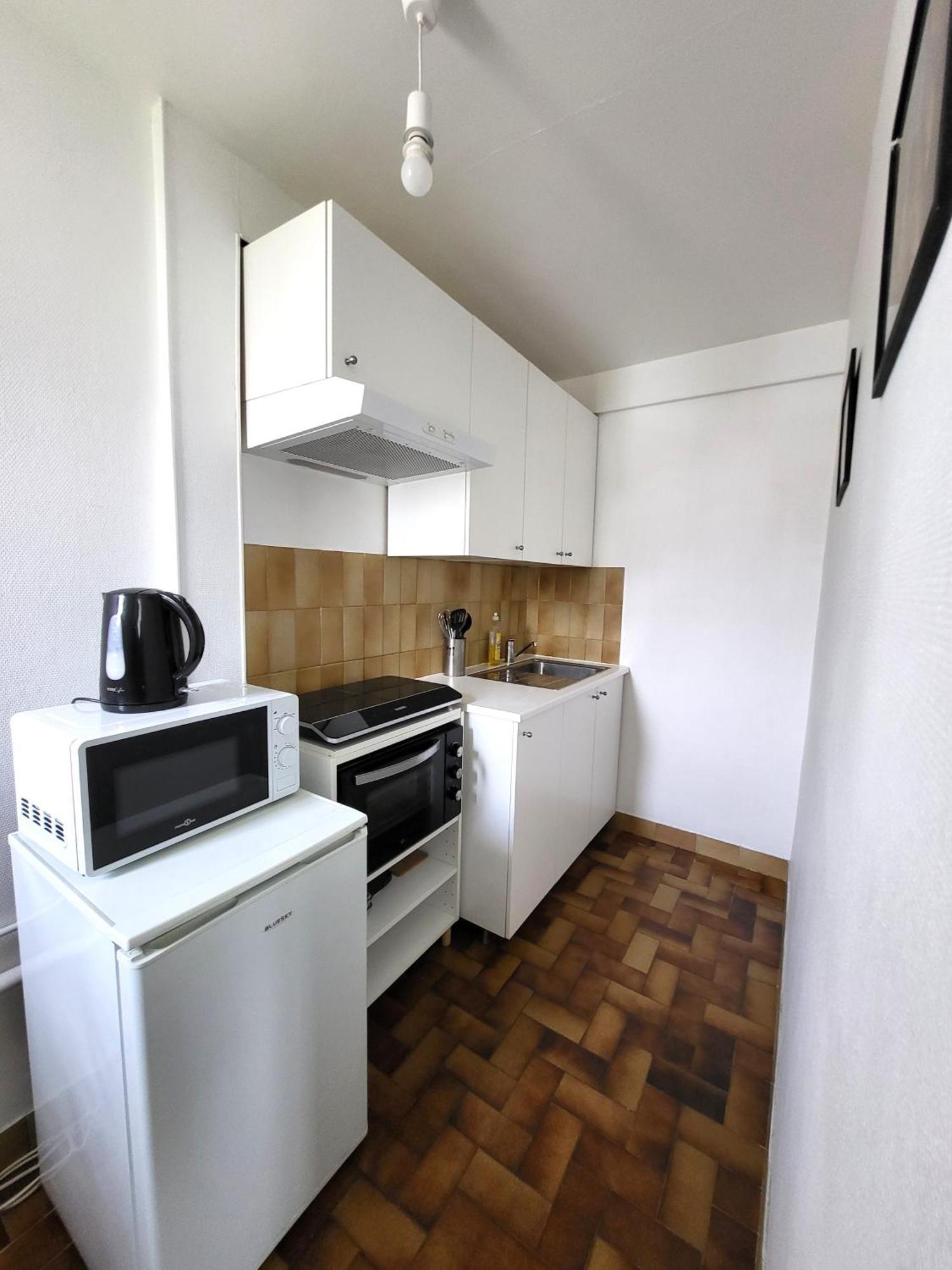 St-Quentin-En-Yvelines Plusieurs Appartements Avec Parking ทรัปส์ ภายนอก รูปภาพ
