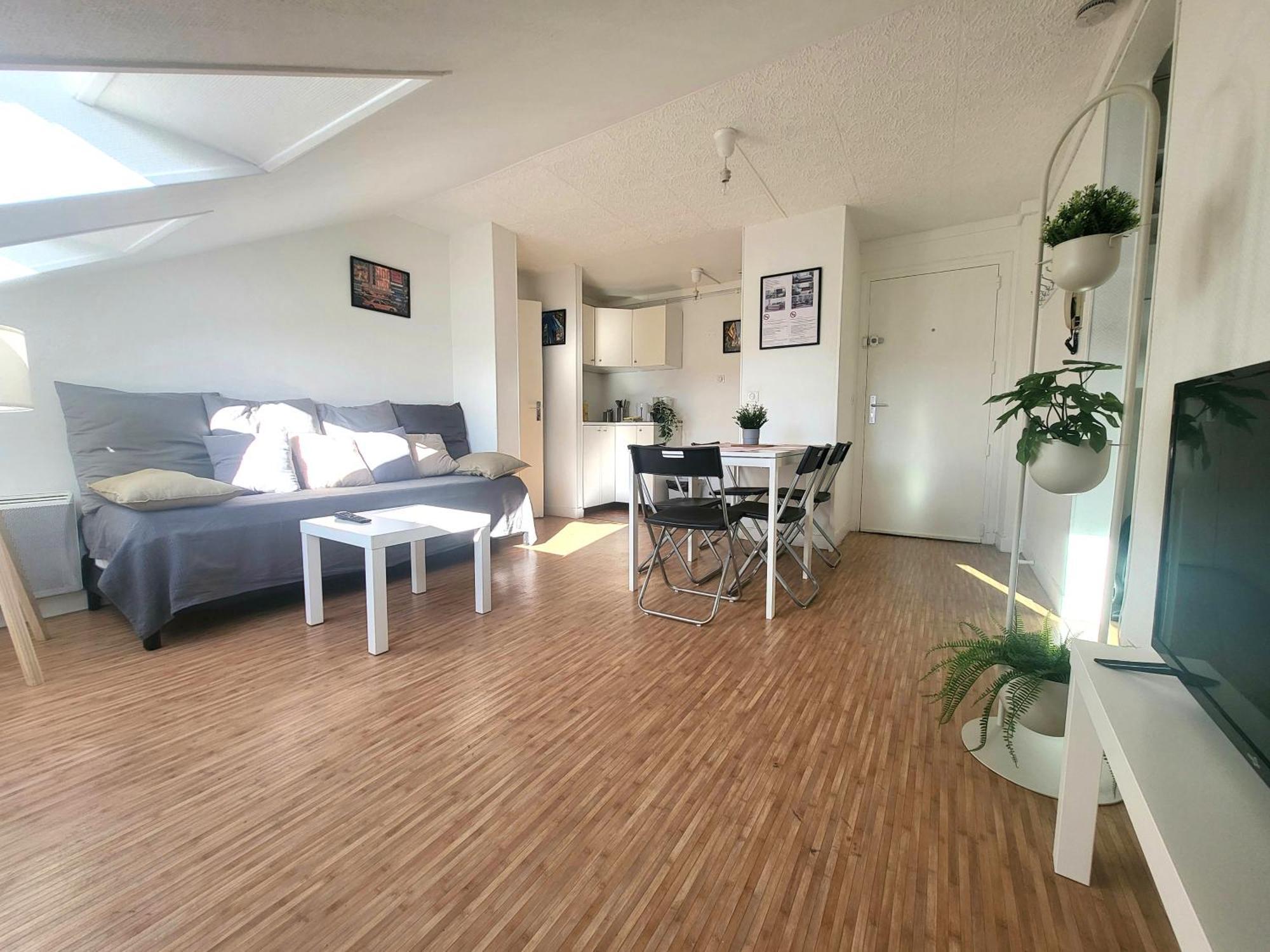 St-Quentin-En-Yvelines Plusieurs Appartements Avec Parking ทรัปส์ ห้อง รูปภาพ