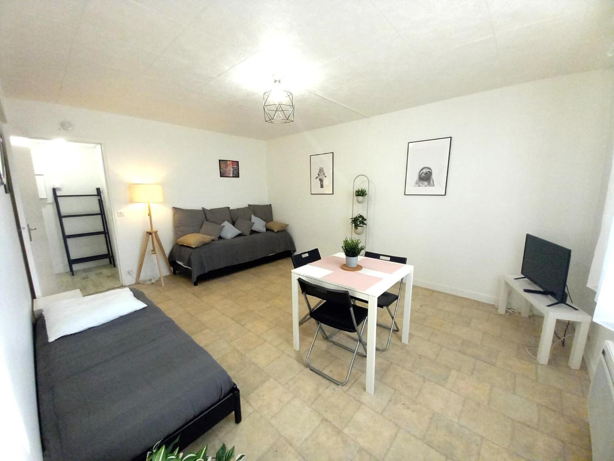 St-Quentin-En-Yvelines Plusieurs Appartements Avec Parking ทรัปส์ ห้อง รูปภาพ