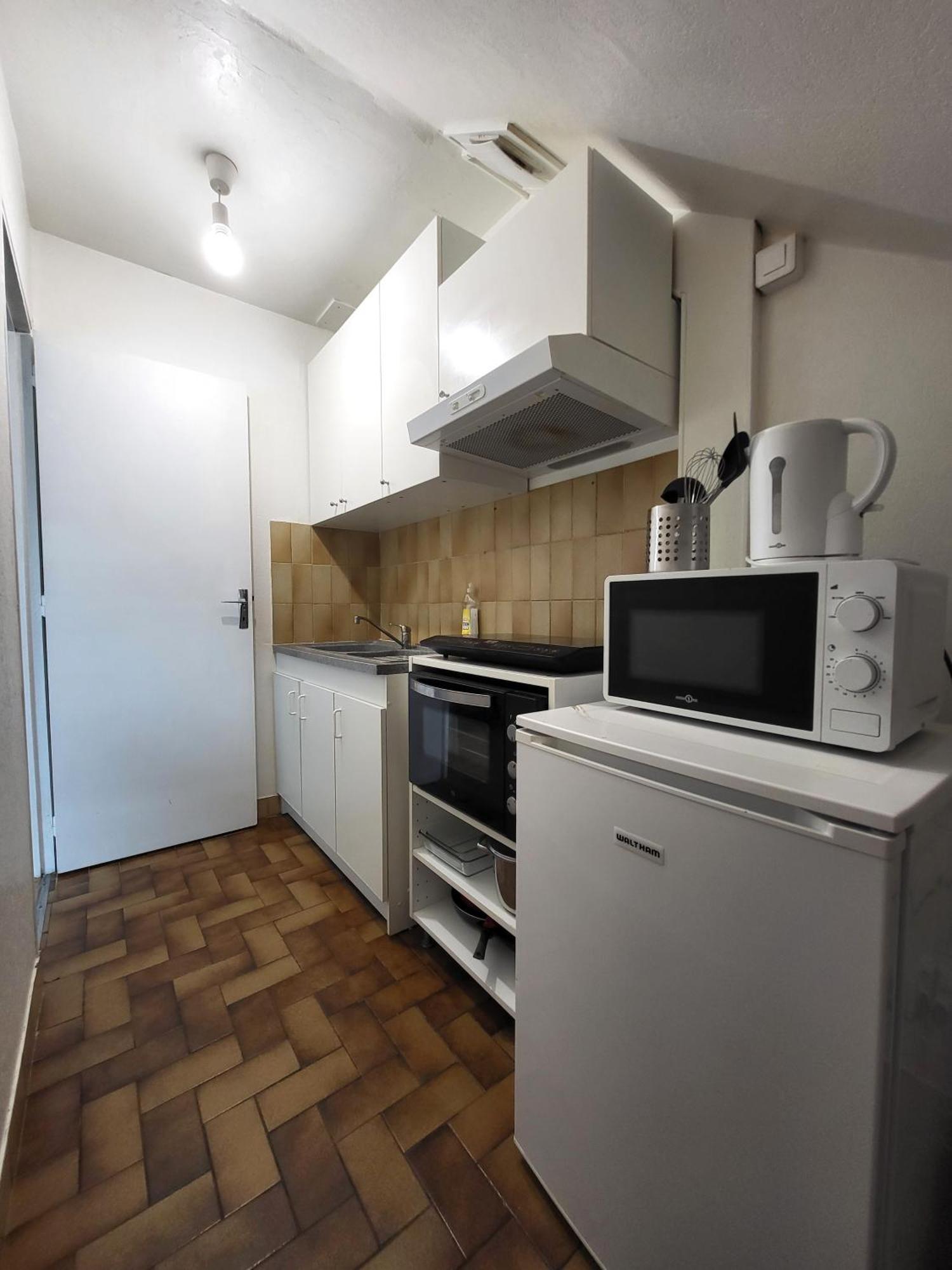 St-Quentin-En-Yvelines Plusieurs Appartements Avec Parking ทรัปส์ ภายนอก รูปภาพ