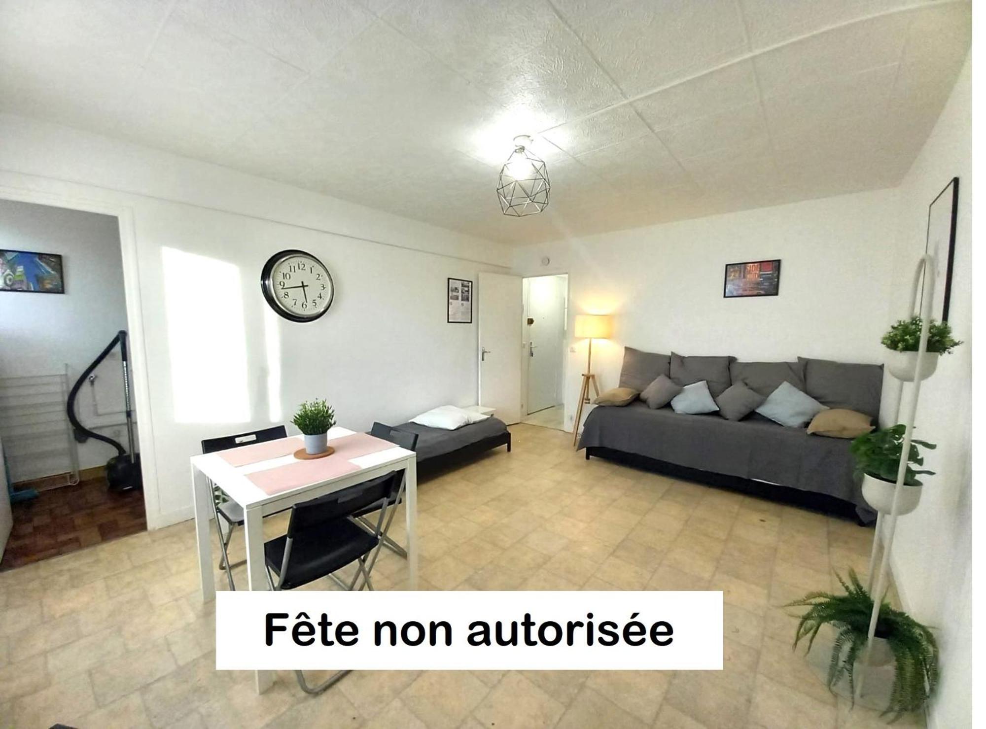 St-Quentin-En-Yvelines Plusieurs Appartements Avec Parking ทรัปส์ ห้อง รูปภาพ